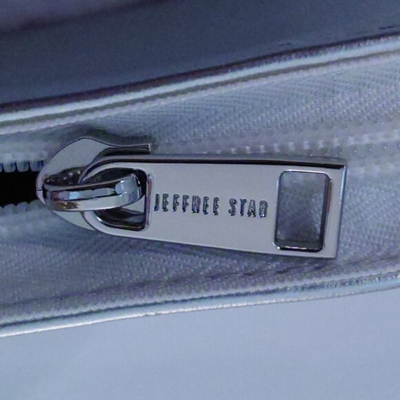 Jeffree Star Halloween Cleaver/Hatchet/Butcher Knife Wristlet - Picture 4 of 4